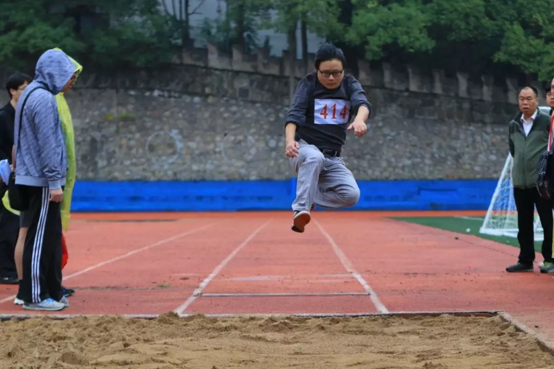 “飞人”陈会文